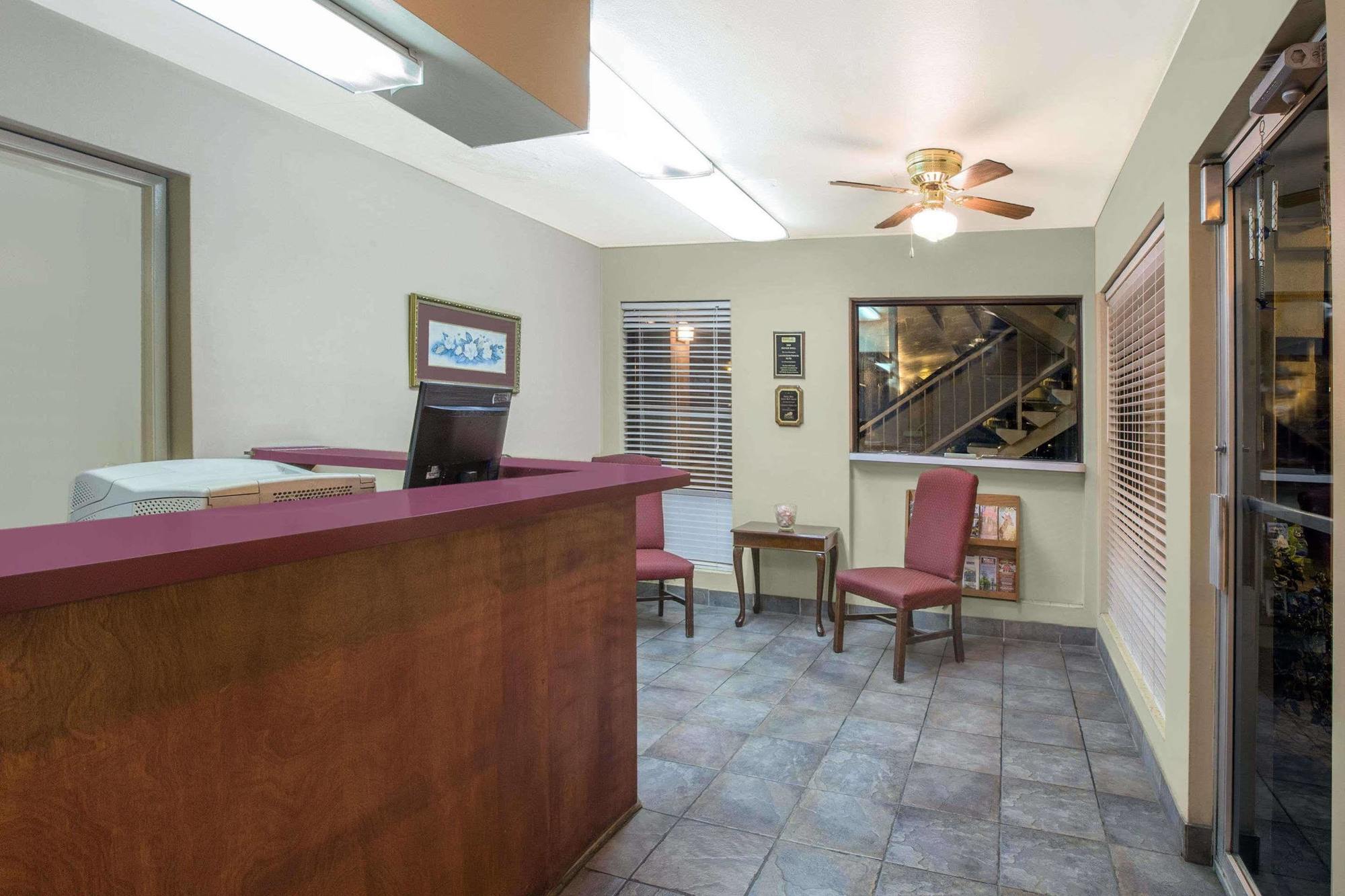 Travelodge By Wyndham Lafayette Esterno foto