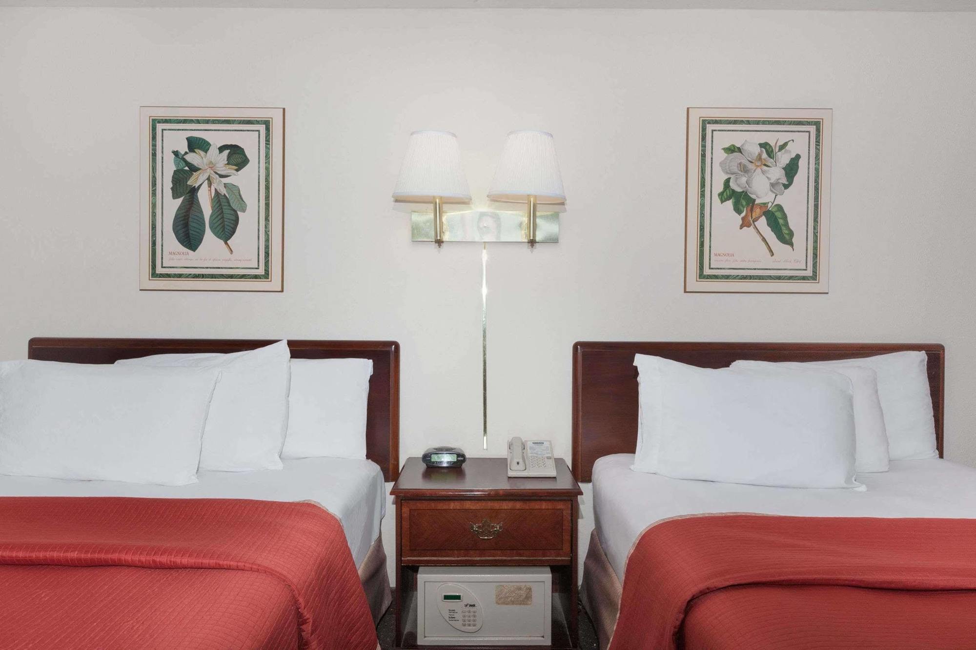 Travelodge By Wyndham Lafayette Esterno foto